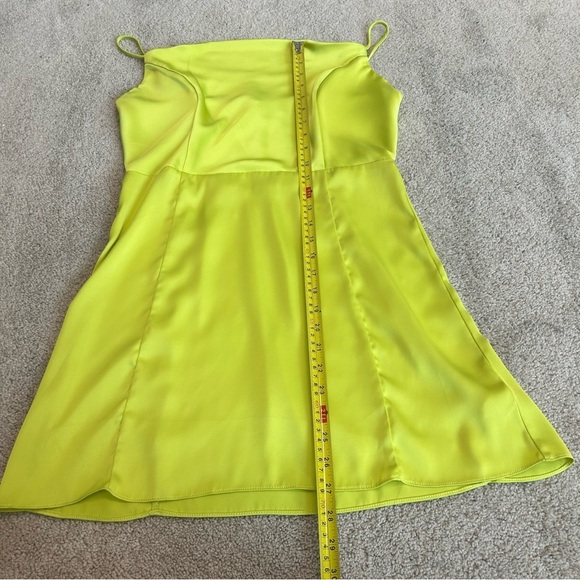 Femme by design lime green satin spaghetti strap mini dress Sz M NWT - Picture 9 of 13